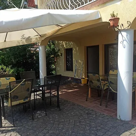 Barackvirag Balatongyörök