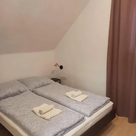 Barackvirag Balatongyörök