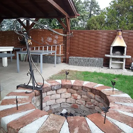 Barackvirag * Balatongyörök