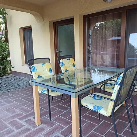 Barackvirag شقة Balatongyörök